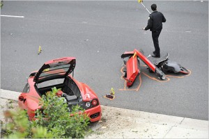 480-ferrari-crash1